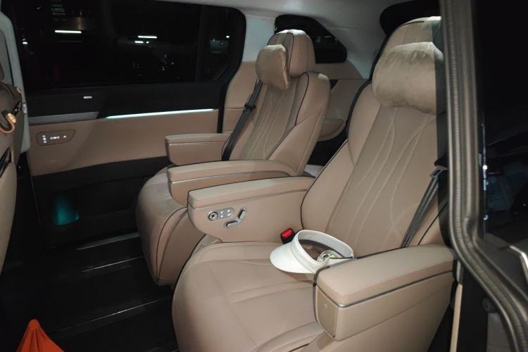Used XPeng X9 2024 610 Long-Range Pro Left Rear Seat