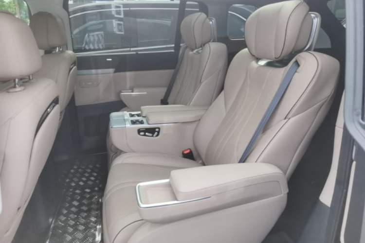 Used XPeng X9 2024 640 All-Wheel Drive High-Performance Max Left Rear Seat