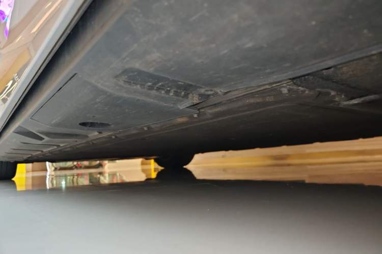 Used XPeng X9 2024 610 Long-Range Pro Left Side Sill