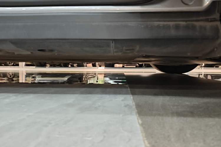 Used XPeng X9 2024 610 Long-Range Pro Left Side Sill