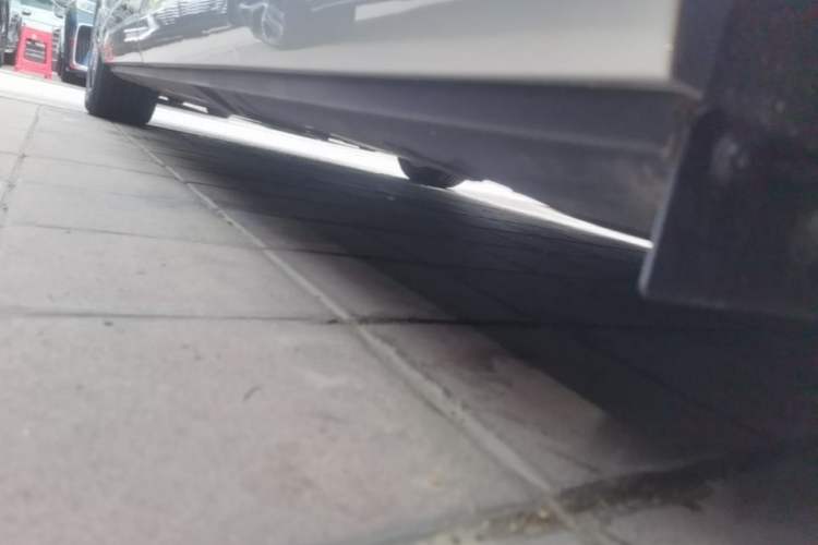 Used XPeng X9 2024 640 All-Wheel Drive High-Performance Max Left Side Sill