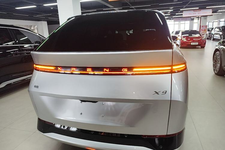 Used XPeng X9 2024 702 Ultra-Long Range Max Rear