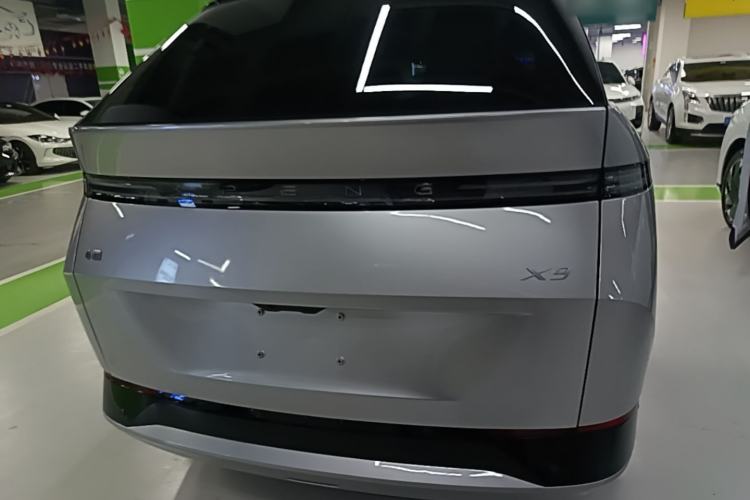 Used XPeng X9 2024 702 Ultra-Long Range Max Rear
