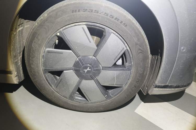 Used XPeng X9 2024 610 Long-Range Pro Right Front Wheel Hub