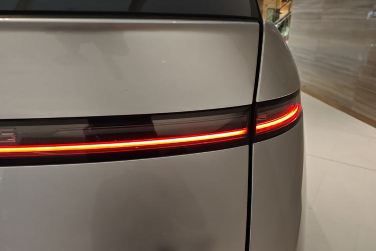 Used XPeng X9 2024 610 Long-Range Pro Right Rear Taillight