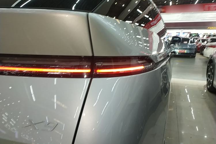 Used XPeng X9 2024 702 Ultra-Long Range Pro Right Rear Taillight