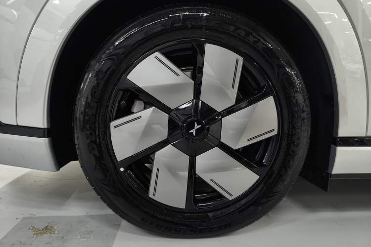 Used XPeng X9 2024 610 Long-Range Pro Right Rear Wheel Hub