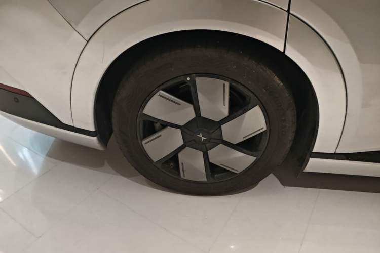 Used XPeng X9 2024 610 Long-Range Pro Right Rear Wheel Hub