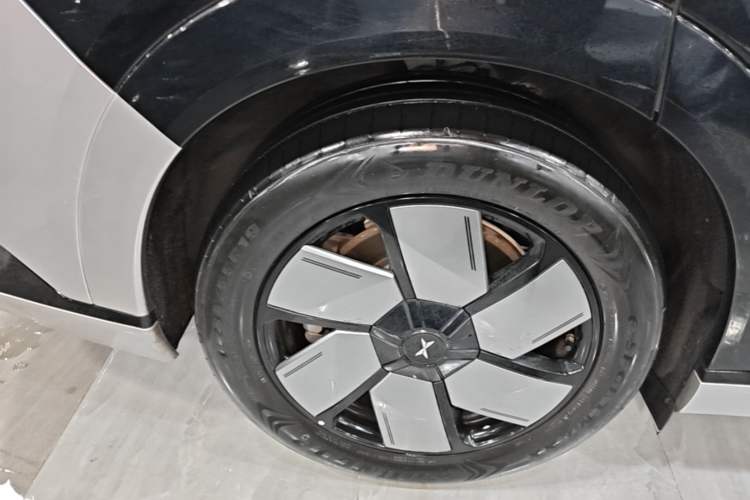 Used XPeng X9 2024 610 Long-Range Pro Right Rear Wheel Hub