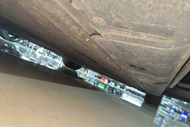 Used XPeng X9 2024 702 Ultra-Long Range Max Right Side Sill