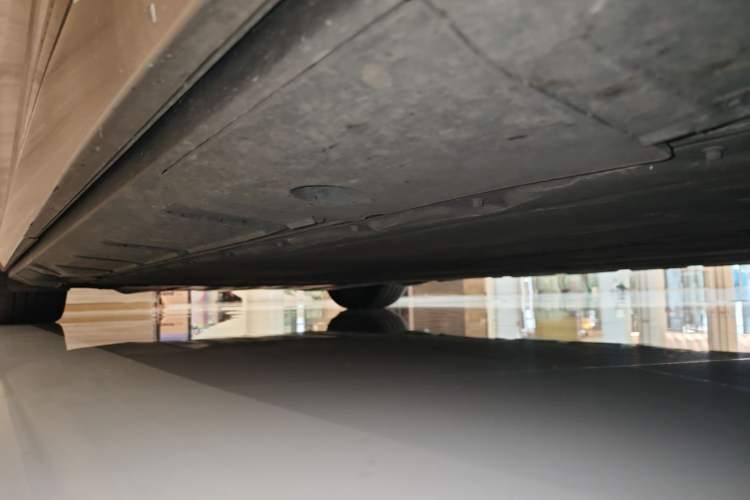 Used XPeng X9 2024 610 Long-Range Pro Right Side Sill