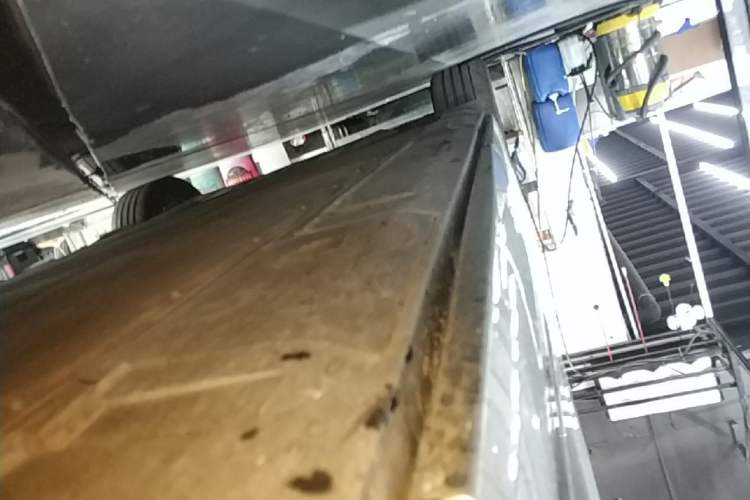 Used XPeng X9 2024 640 All-Wheel Drive High-Performance Max Right Side Sill