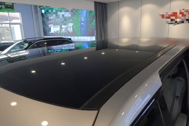 Used XPeng X9 2024 702 Ultra-Long Range Pro Roof