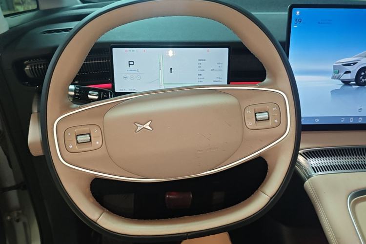 Used XPeng X9 2024 702 Ultra-Long Range Max Steering Wheel