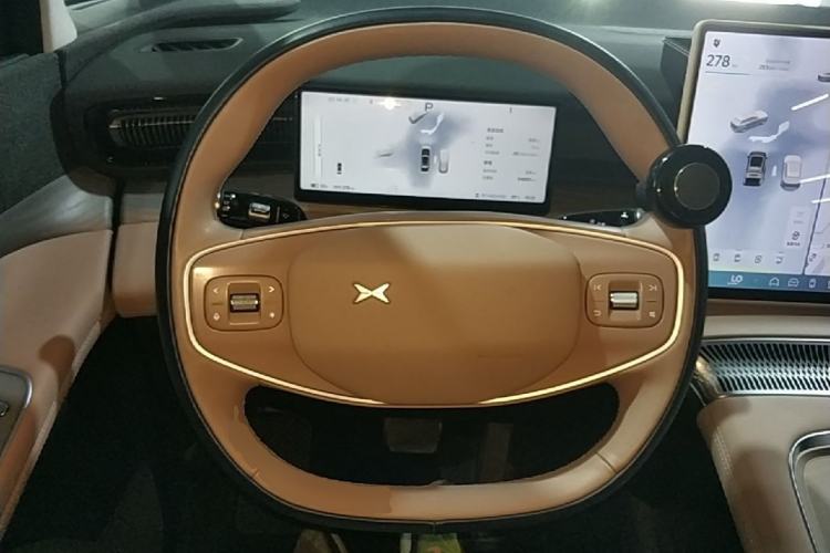 Used XPeng X9 2024 640 All-Wheel Drive High-Performance Max Steering Wheel
