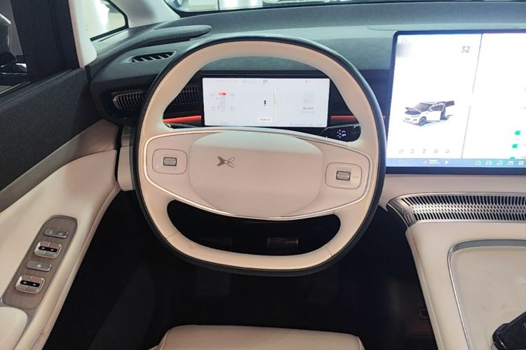 Used XPeng X9 2024 702 Ultra-Long Range Max Steering Wheel
