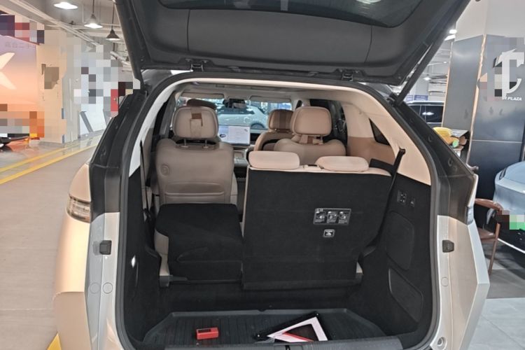 Used XPeng X9 2024 702 Ultra-Long Range Pro Trunk