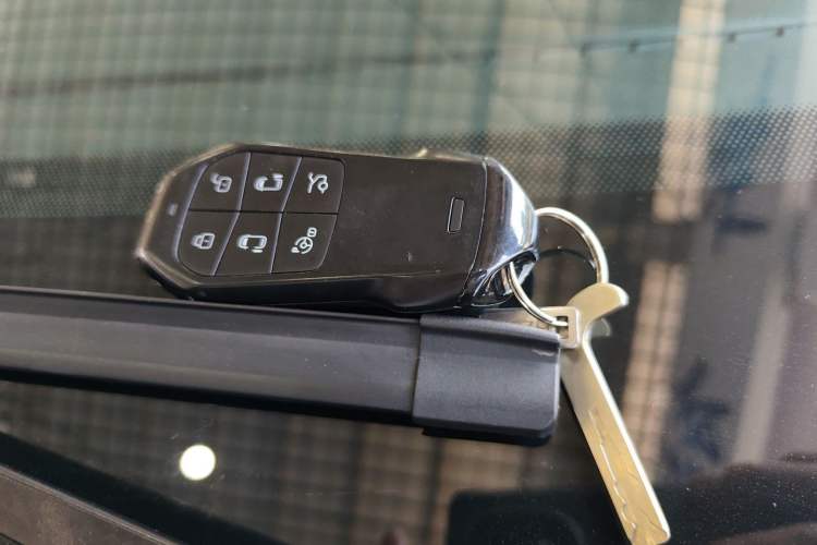 Used XPeng X9 2024 702 Ultra-Long Range Max Vehicle Key