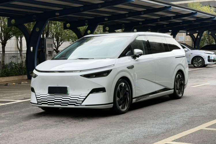 Used XPeng X9 2024 702 Ultra-Long Range Max Guazi used car, China used car export, Used car for sale, Used cars, Cheapest cars for sale