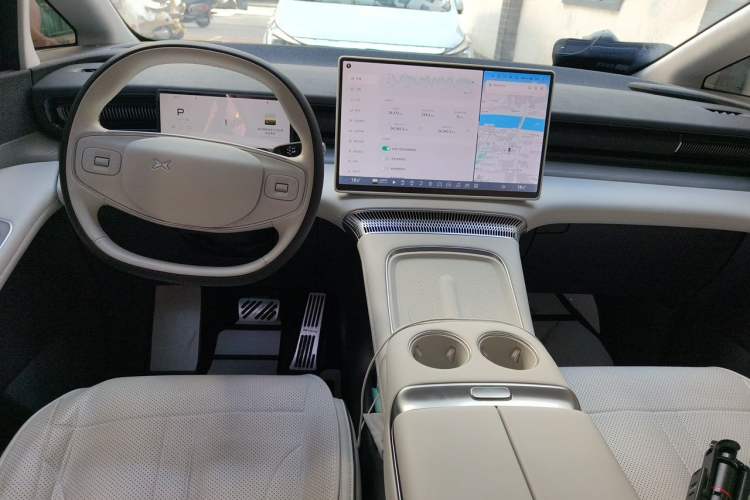 Used XPeng X9 2024 702 Ultra-Long Range Max Center Console