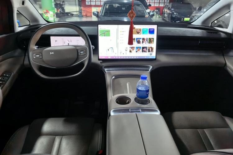 Used XPeng X9 2024 702 Ultra-Long Range Pro Center Console