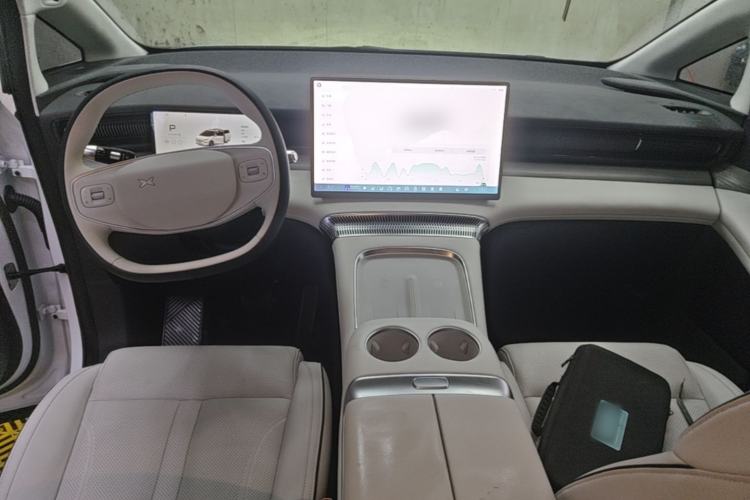 Used XPeng X9 2024 702 Ultra-Long Range Pro Center Console