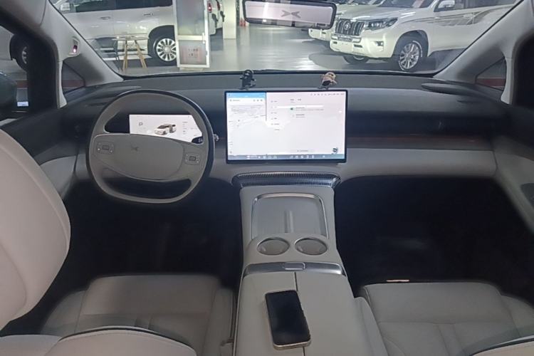 Used XPeng X9 2024 702 Ultra-Long Range Max Center Console