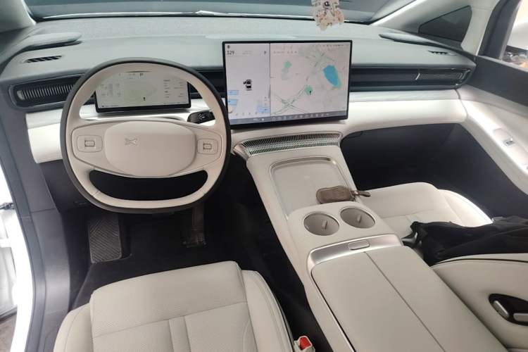 Used XPeng X9 2024 610 Long-Range Pro Center Console