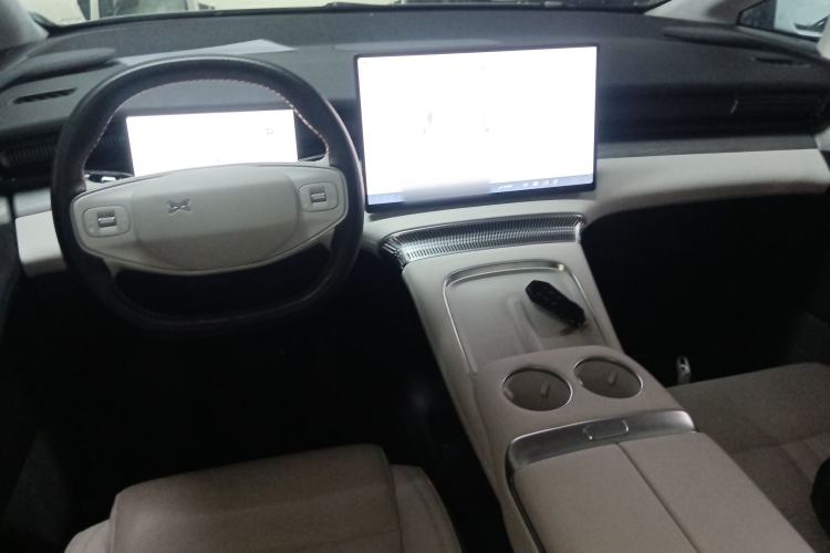 Used XPeng X9 2024 702 Ultra-Long Range Max Center Console