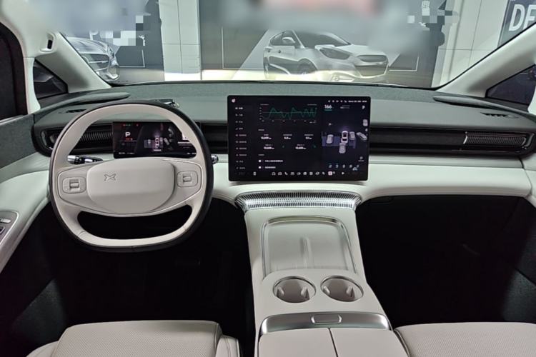 Used XPeng X9 2024 702 Ultra-Long Range Max Center Console