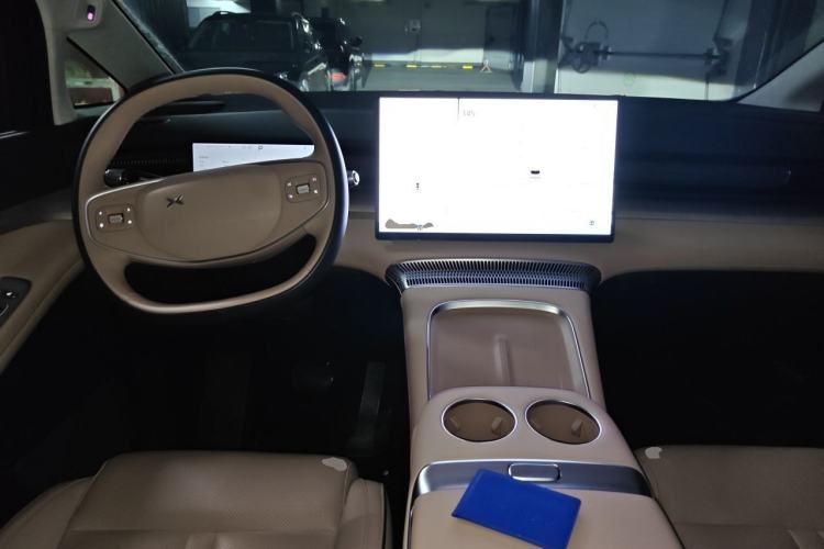 Used XPeng X9 2024 702 Ultra-Long Range Pro Center Console