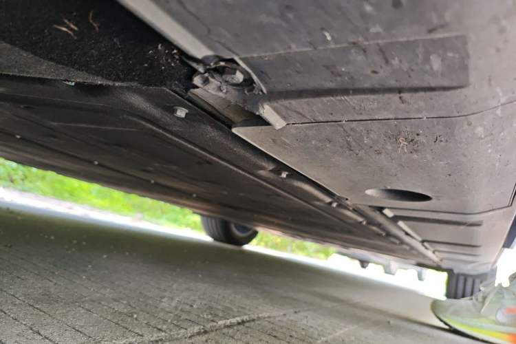 Used XPeng X9 2024 610 Long-Range Pro Chassis Front Left