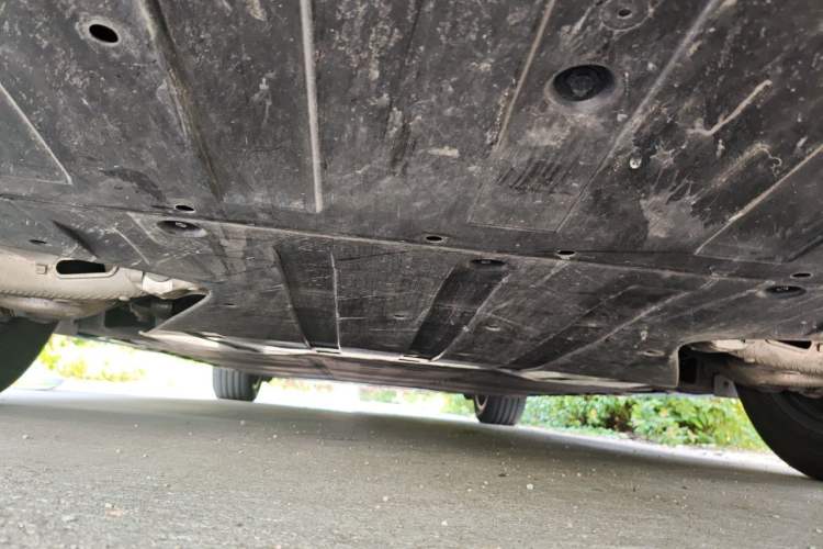 Used XPeng X9 2024 610 Long-Range Pro Chassis Rear