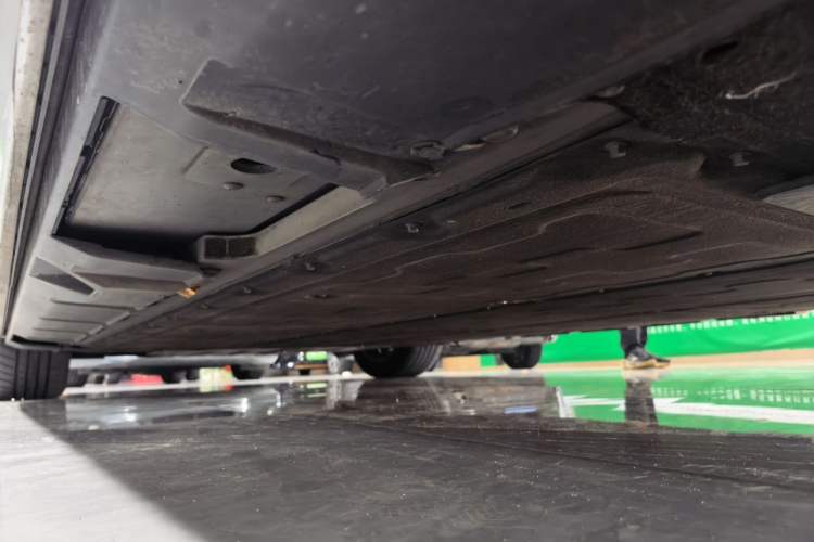 Used XPeng X9 2024 702 Ultra-Long Range Pro Chassis Rear Left