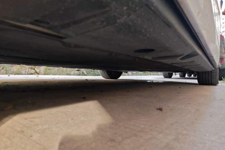Used XPeng X9 2024 702 Ultra-Long Range Pro Chassis Rear Right