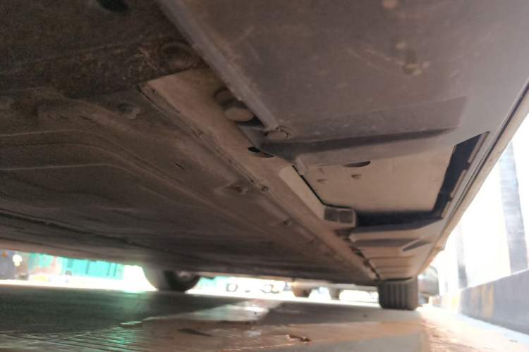 Used XPeng X9 2024 702 Ultra-Long Range Max Chassis Rear Right