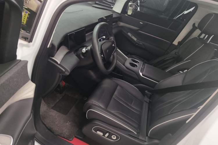 Used XPeng X9 2024 640 All-Wheel Drive High-Performance Max Driver Seat