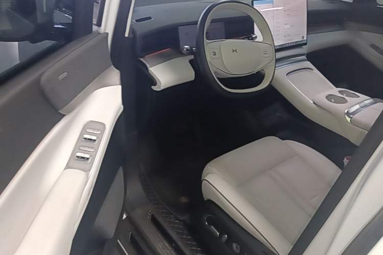 Used XPeng X9 2024 702 Ultra-Long Range Max Driver Seat