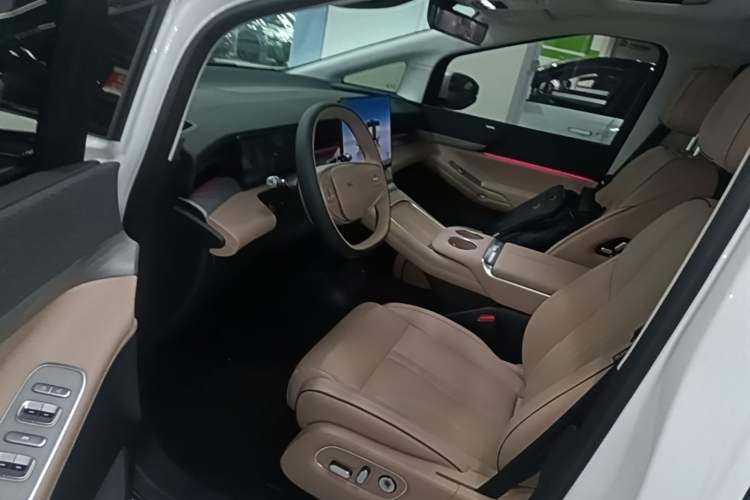 Used XPeng X9 2024 640 All-Wheel Drive High-Performance Max Driver Seat