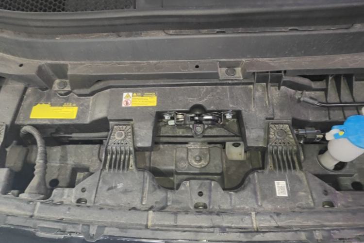 Used XPeng X9 2024 702 Ultra-Long Range Pro Engine Bay