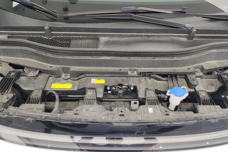 Used XPeng X9 2024 702 Ultra-Long Range Pro Engine Bay