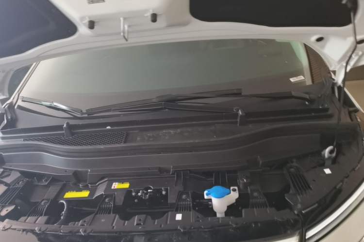 Used XPeng X9 2024 702 Ultra-Long Range Pro Engine Bay