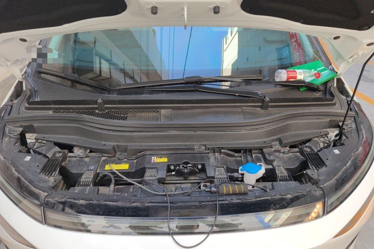 Used XPeng X9 2024 702 Ultra-Long Range Max Engine Bay