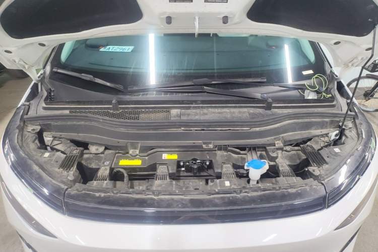 Used XPeng X9 2024 702 Ultra-Long Range Pro Engine Bay