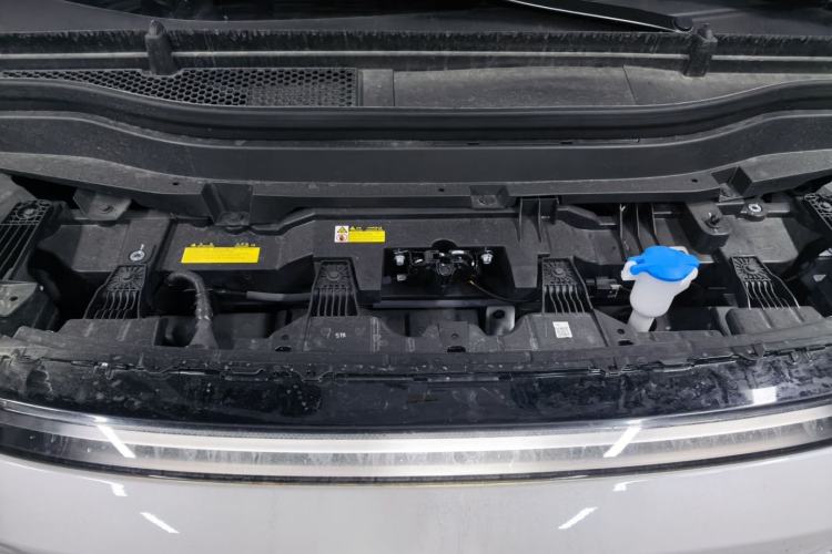 Used XPeng X9 2024 702 Ultra-Long Range Pro Engine Bay