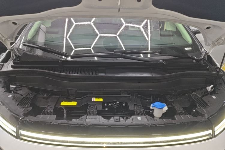 Used XPeng X9 2024 702 Ultra-Long Range Pro Engine Bay