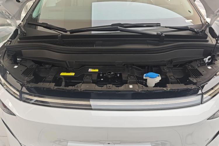Used XPeng X9 2024 640 All-Wheel Drive High-Performance Max Engine Bay