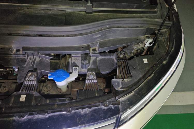 Used XPeng X9 2024 640 All-Wheel Drive High-Performance Max Engine Bay Left