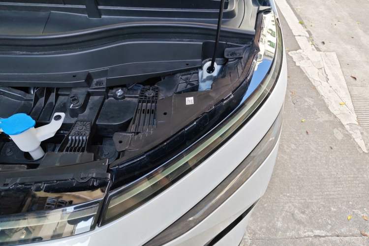 Used XPeng X9 2024 702 Ultra-Long Range Pro Engine Bay Left