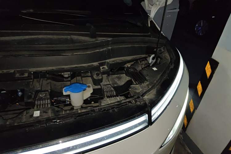 Used XPeng X9 2024 640 All-Wheel Drive High-Performance Max Engine Bay Left